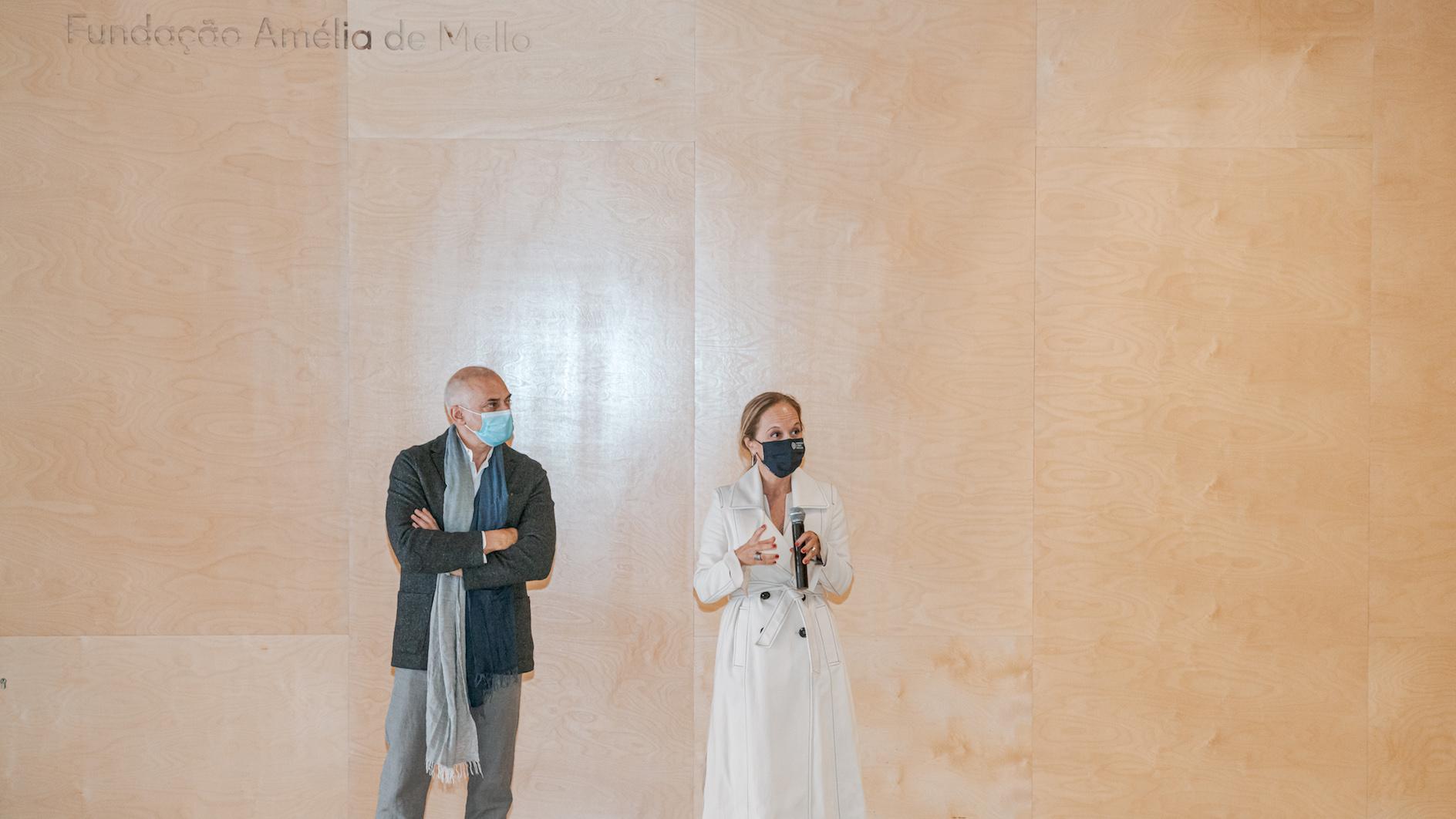 The artist, João Louro and the President of the University, Isabel Capeloa Gil 