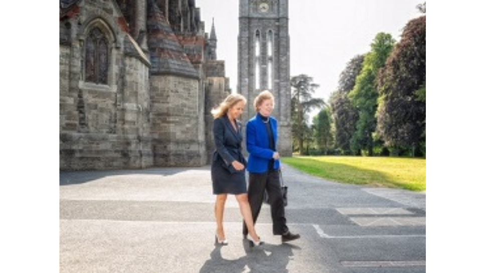 Isabel Capeloa Gil, Reitora da UCP, encontra-se com Mary Robinson