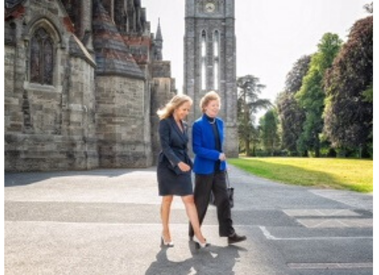 Isabel Capeloa Gil, Reitora da UCP, encontra-se com Mary Robinson